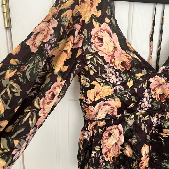 OLIVACEOUS floral top peplum NWT size Large - Picture 11 of 16